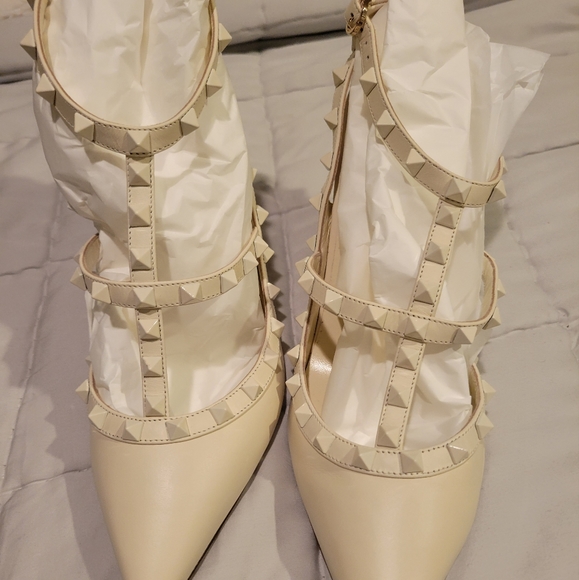 ( SOLD) Authentic Valentino Garavani Rockstud Ankle Strap Pump - Picture 13 of 13